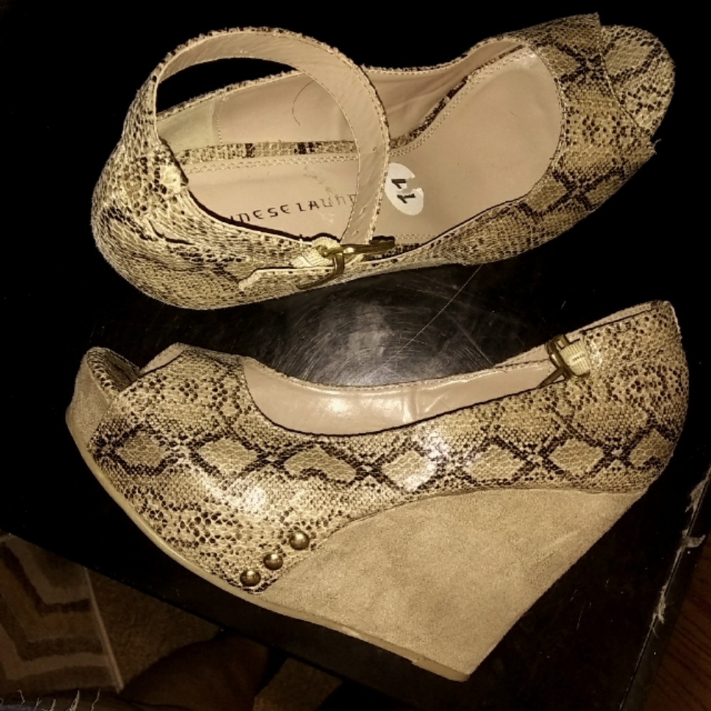 Woman's platform